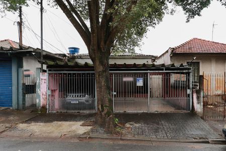 Casa para alugar com 58m², 1 quarto e 1 vaga Casa para alugar com 58m², 1 quarto e 1 vagaFachada + plaquinha