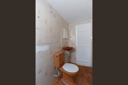 Banheiro de casa para alugar com 1 quarto, 58m² em Vila Baruel, São Paulo
