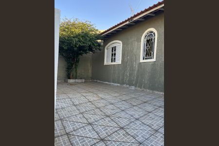 Casa à venda com 124m², 3 quartos e 3 vagasFoto 01