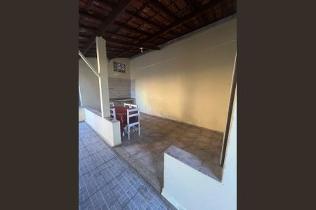 Casa à venda com 124m², 3 quartos e 3 vagasFoto 01