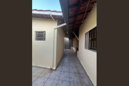 Casa à venda com 124m², 3 quartos e 3 vagasFoto 01
