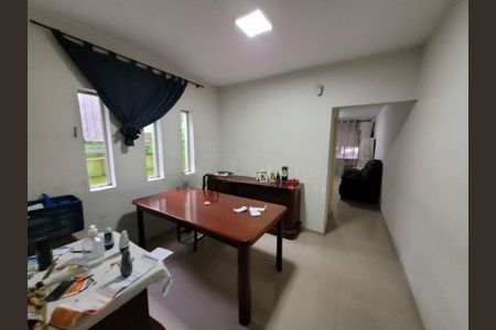 Casa à venda com 122m², 3 quartos e 2 vagas
