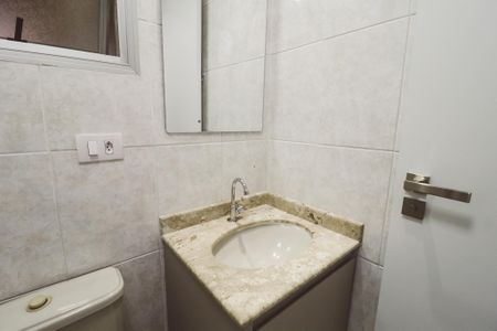 Apartamento para alugar com 68m², 3 quartos e 2 vagas Apartamento para alugar com 68m², 3 quartos e 2 vagasBanheiro