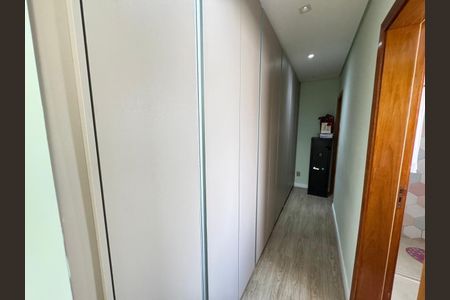 Casa à venda com 230m², 4 quartos e 4 vagas