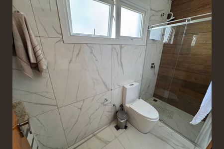 Casa à venda com 230m², 4 quartos e 4 vagas