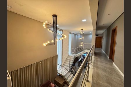 Casa à venda com 230m², 4 quartos e 4 vagas