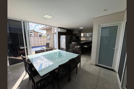 Casa à venda com 230m², 4 quartos e 4 vagas