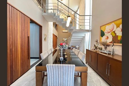 Casa à venda com 230m², 4 quartos e 4 vagas
