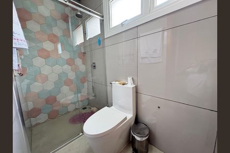 Casa à venda com 230m², 4 quartos e 4 vagas