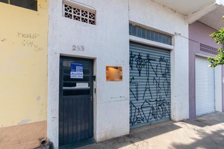 Casa para alugar com 55m², 1 quarto e sem vaga Casa para alugar com 55m², 1 quarto e sem vagaFachada
