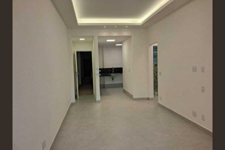 Apartamento à venda com 76m², 2 quartos e sem vaga