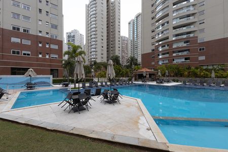 Apartamento para alugar com 105m², 2 quartos e 2 vagas Apartamento para alugar com 105m², 2 quartos e 2 vagasÁrea comum - Piscina