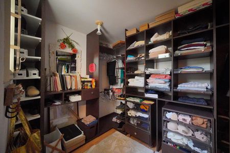 Casa para alugar com 450m², 3 quartos e 3 vagasCloset da suíte