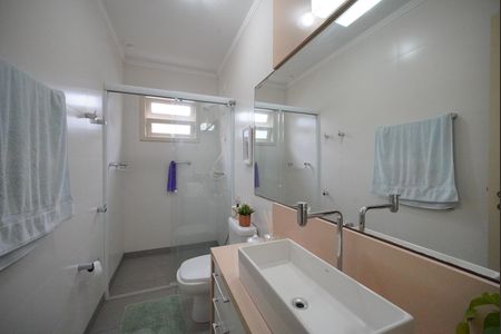 Casa para alugar com 450m², 3 quartos e 3 vagasBanheiro Social