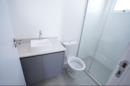 Apartamento para alugar com 61m², 3 quartos e 1 vaga Apartamento para alugar com 61m², 3 quartos e 1 vagaBanheiro social