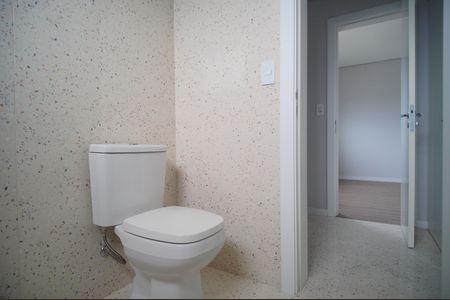 Apartamento à venda com 185m², 3 quartos e 3 vagasBanheiro da Suíte 2 e 3
