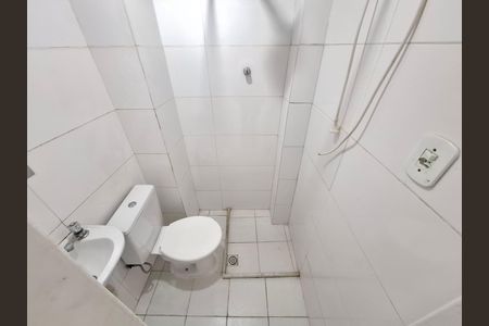 Banheiro  de apartamento para alugar com 1 quarto, 20m² em Centro, Rio de Janeiro