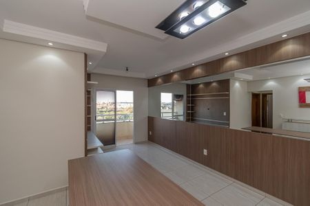 Apartamento para alugar com 65m², 2 quartos e 1 vaga Apartamento para alugar com 65m², 2 quartos e 1 vagaSala de Estar/Jantar