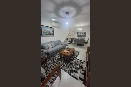 Sala de casa de condomínio à venda com 3 quartos, 108m² em Serra Grande, Niterói