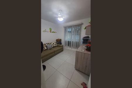 Sala de casa de condomínio à venda com 3 quartos, 108m² em Serra Grande, Niterói