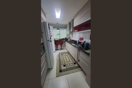 Cozinha de casa de condomínio à venda com 3 quartos, 108m² em Serra Grande, Niterói