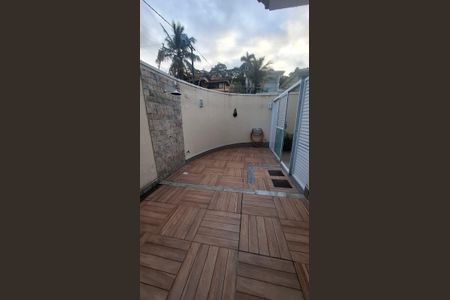 Casa de condomínio à venda com 108m², 3 quartos e 2 vagasÁrea Externa