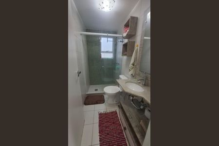 Banheiro de casa de condomínio à venda com 3 quartos, 108m² em Serra Grande, Niterói