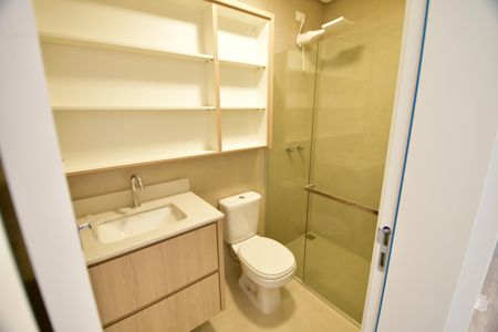 Banheiro Suíte de casa de condomínio para alugar com 3 quartos, 150m² em Parque dos Jacarandás, Campinas