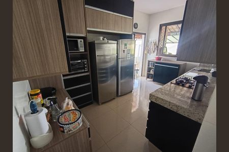 Casa à venda com 175m², 3 quartos e 2 vagas