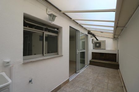 Apartamento à venda com 85m², 2 quartos e 1 vagaÁrea de Serviço
