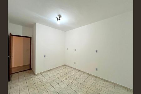 Casa para alugar com 200m², 3 quartos e 3 vagas Casa para alugar com 200m², 3 quartos e 3 vagasQuarto 1