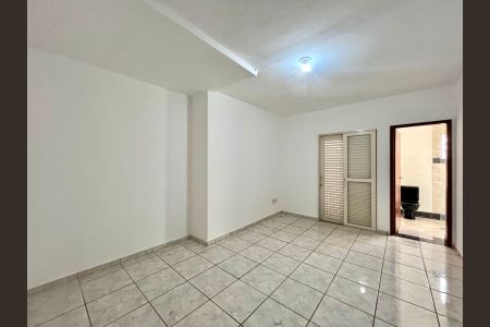 Casa para alugar com 200m², 3 quartos e 3 vagas Casa para alugar com 200m², 3 quartos e 3 vagasSuíte 2