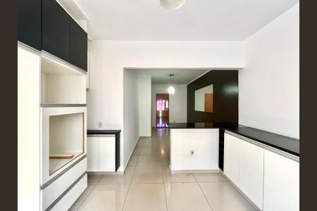 Casa para alugar com 200m², 3 quartos e 3 vagas Casa para alugar com 200m², 3 quartos e 3 vagasCozinha