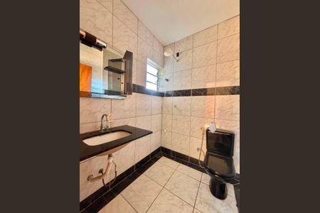 Casa para alugar com 200m², 3 quartos e 3 vagas Casa para alugar com 200m², 3 quartos e 3 vagasBanheiro