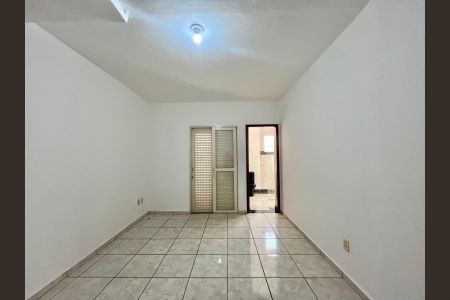 Casa para alugar com 200m², 3 quartos e 3 vagas Casa para alugar com 200m², 3 quartos e 3 vagasSuíte 2