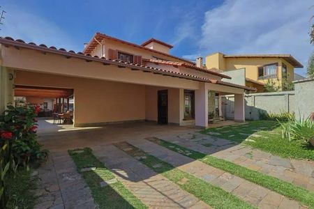 Casa para alugar com 364m², 4 quartos e 6 vagas Casa para alugar com 364m², 4 quartos e 6 vagasFachada