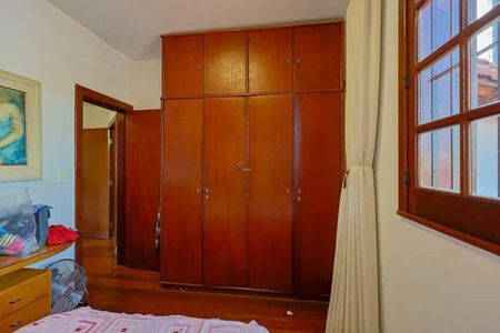 Casa para alugar com 364m², 4 quartos e 6 vagas Casa para alugar com 364m², 4 quartos e 6 vagasQuarto 3