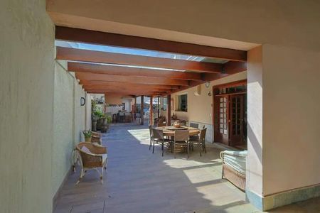 Casa para alugar com 364m², 4 quartos e 6 vagas Casa para alugar com 364m², 4 quartos e 6 vagasÁrea comum