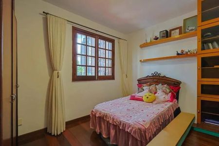 Casa para alugar com 364m², 4 quartos e 6 vagas Casa para alugar com 364m², 4 quartos e 6 vagasSuíte 2