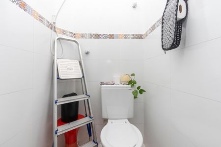 Casa à venda com 63m², 2 quartos e 2 vagas Casa à venda com 63m², 2 quartos e 2 vagasBanheiro de Serviço