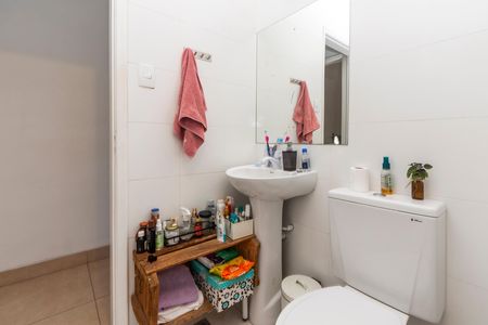 Casa à venda com 63m², 2 quartos e 2 vagas Casa à venda com 63m², 2 quartos e 2 vagasBanheiro