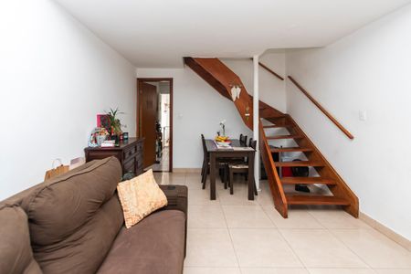 Casa à venda com 63m², 2 quartos e 2 vagas Casa à venda com 63m², 2 quartos e 2 vagasSala