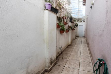 Casa à venda com 63m², 2 quartos e 2 vagas Casa à venda com 63m², 2 quartos e 2 vagasCorredor Lateral