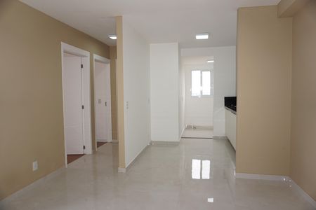 Sala de apartamento para alugar com 2 quartos, 55m² em Jardim de Lourdes, Embu das Artes