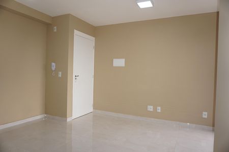 Sala de apartamento para alugar com 2 quartos, 55m² em Jardim de Lourdes, Embu das Artes