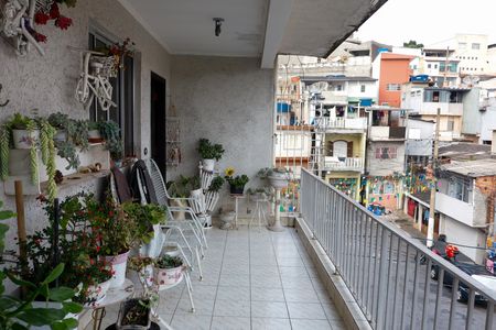 Casa à venda com 125m², 3 quartos e 3 vagas Casa à venda com 125m², 3 quartos e 3 vagasSacada