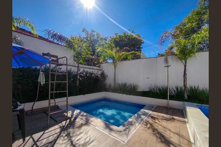 Apartamento à venda com 44m², 2 quartos e 1 vaga Apartamento à venda com 44m², 2 quartos e 1 vagaÁrea comum - Piscina