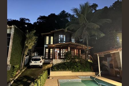 Quintal de casa à venda com 4 quartos, 200m² em Jacarepaguá, Rio de Janeiro