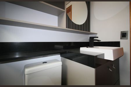 Apartamento para alugar com 110m², 3 quartos e 2 vagas Apartamento para alugar com 110m², 3 quartos e 2 vagasBanheiro Social