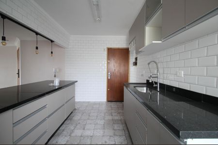 Apartamento para alugar com 110m², 3 quartos e 2 vagas Apartamento para alugar com 110m², 3 quartos e 2 vagasCozinha